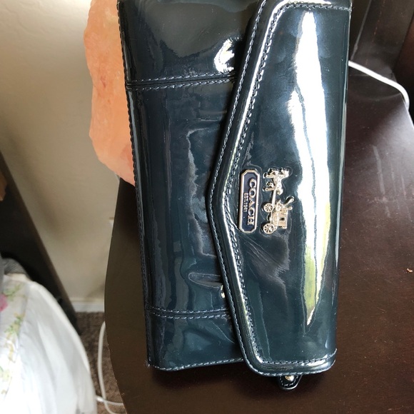 Coach Patent leather wallet with check book navy blue - Picture 12 of 14